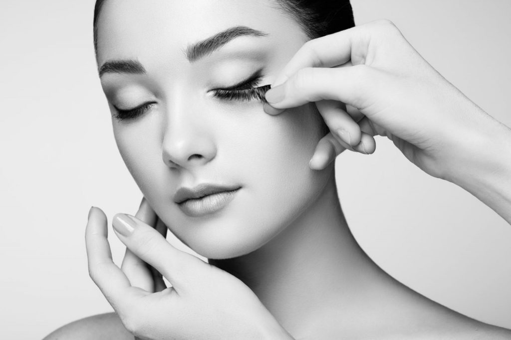 Uptown Lashes Review - Give You A Glamorous Look